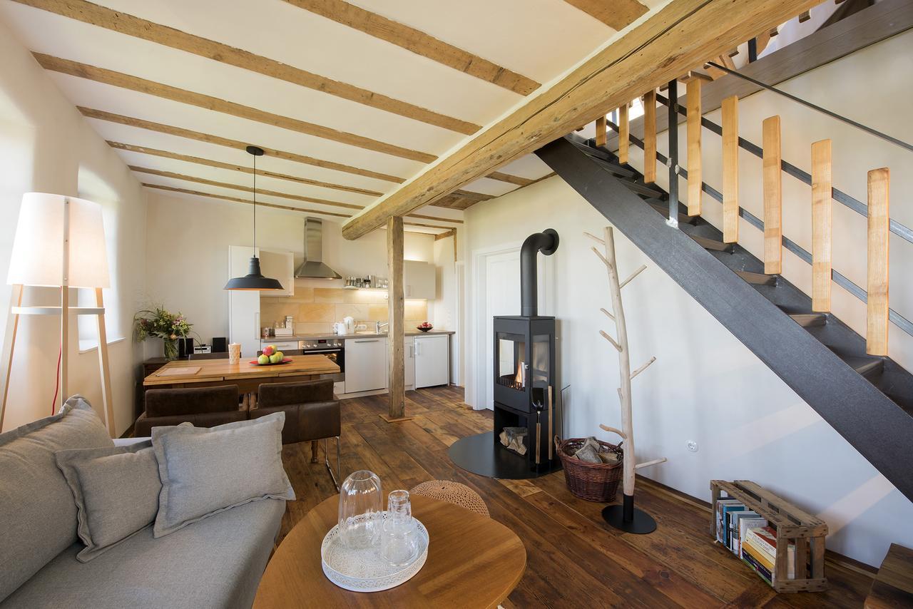Burggarten Appartements Neuleiningen מראה חיצוני תמונה